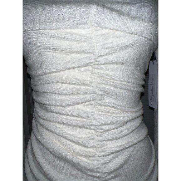 Red Haute White Scoop Neck Ruched Knit Top NWT— SMALL - Picture 4 of 8